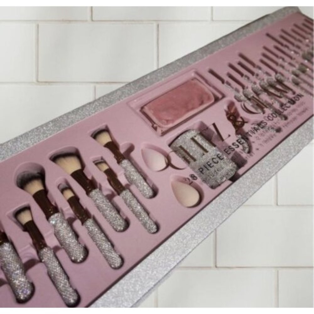 GLITZ AND GLAM 28 PIECE BRUSH SET ESSENTIALS TIKTOK VIRAL SET